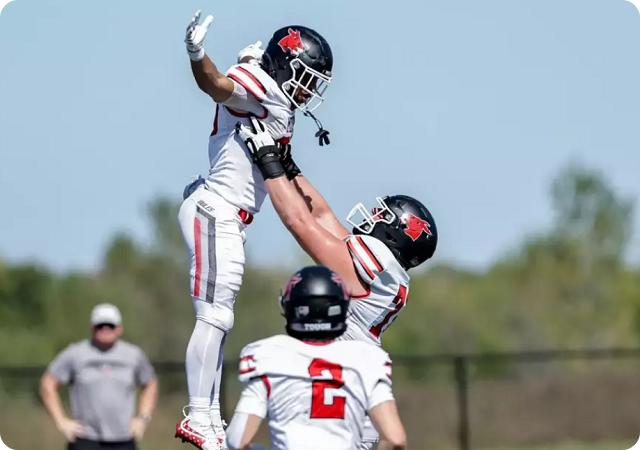 No. 11 Mules Inch Past Davenport, 32-31